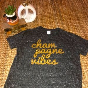 Super cute tee “Champagne Vibes”